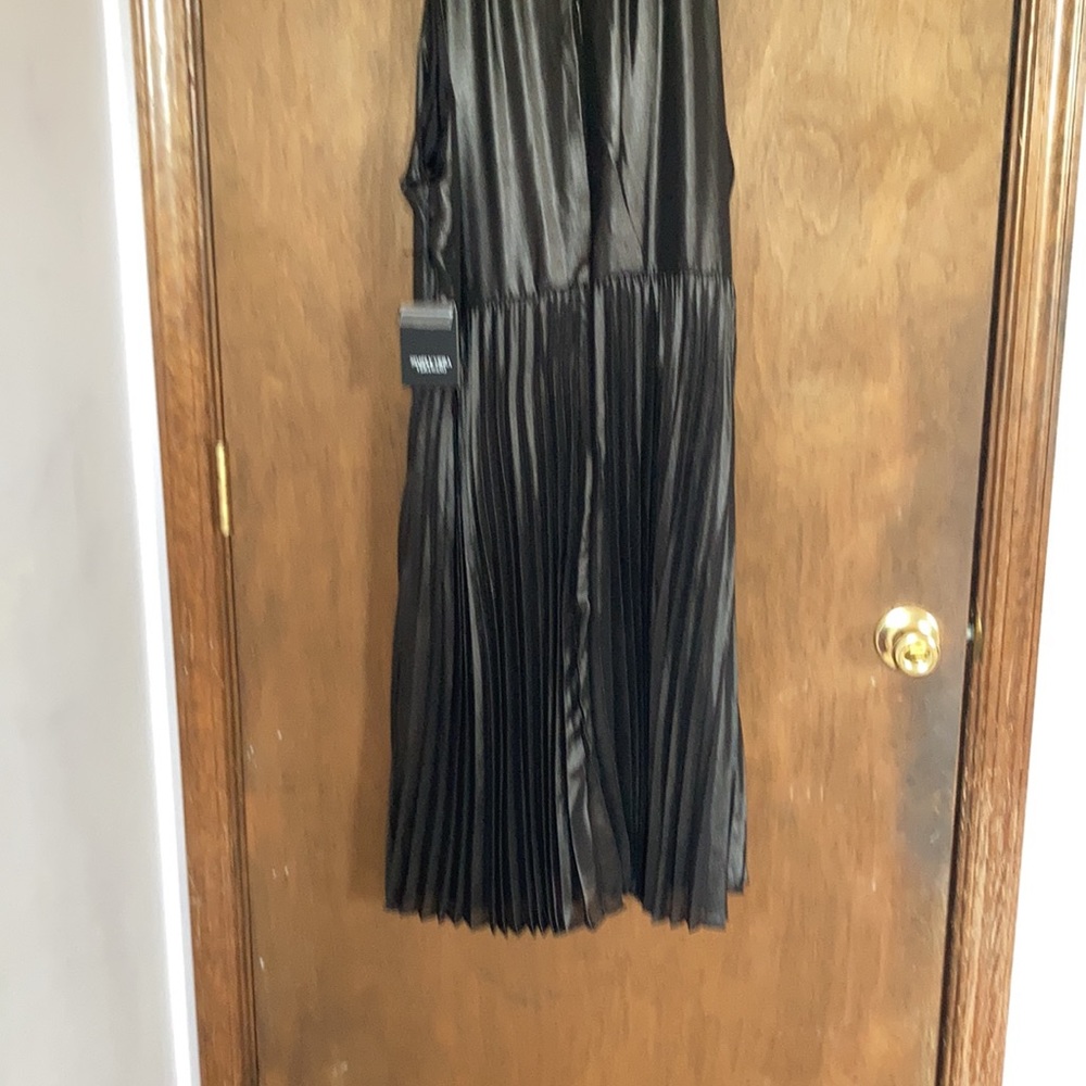 Relist1/24 Simply Vera Vera wang pleated bottom fit & flare black dress - Picture 15 of 16